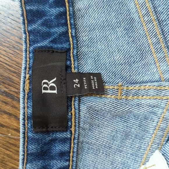 Banana Republic Jeans - Distressed, Cropped Size 24 Petite - Picture 7 of 8